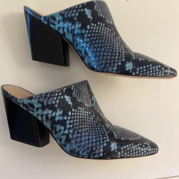 Beautiful Bkue Black Python Mules - Picture 2 of 4